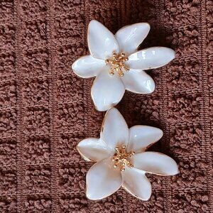 White Flower Studs